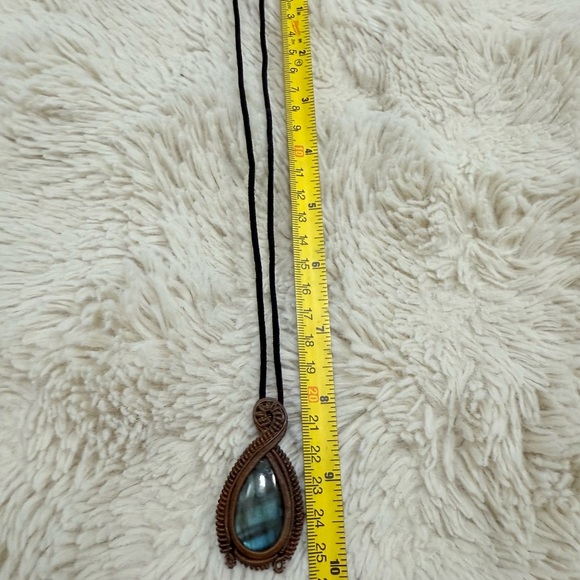 Labradorite Copper Wire Wrapped Pendant Necklace 20” stretchy band - Picture 5 of 5
